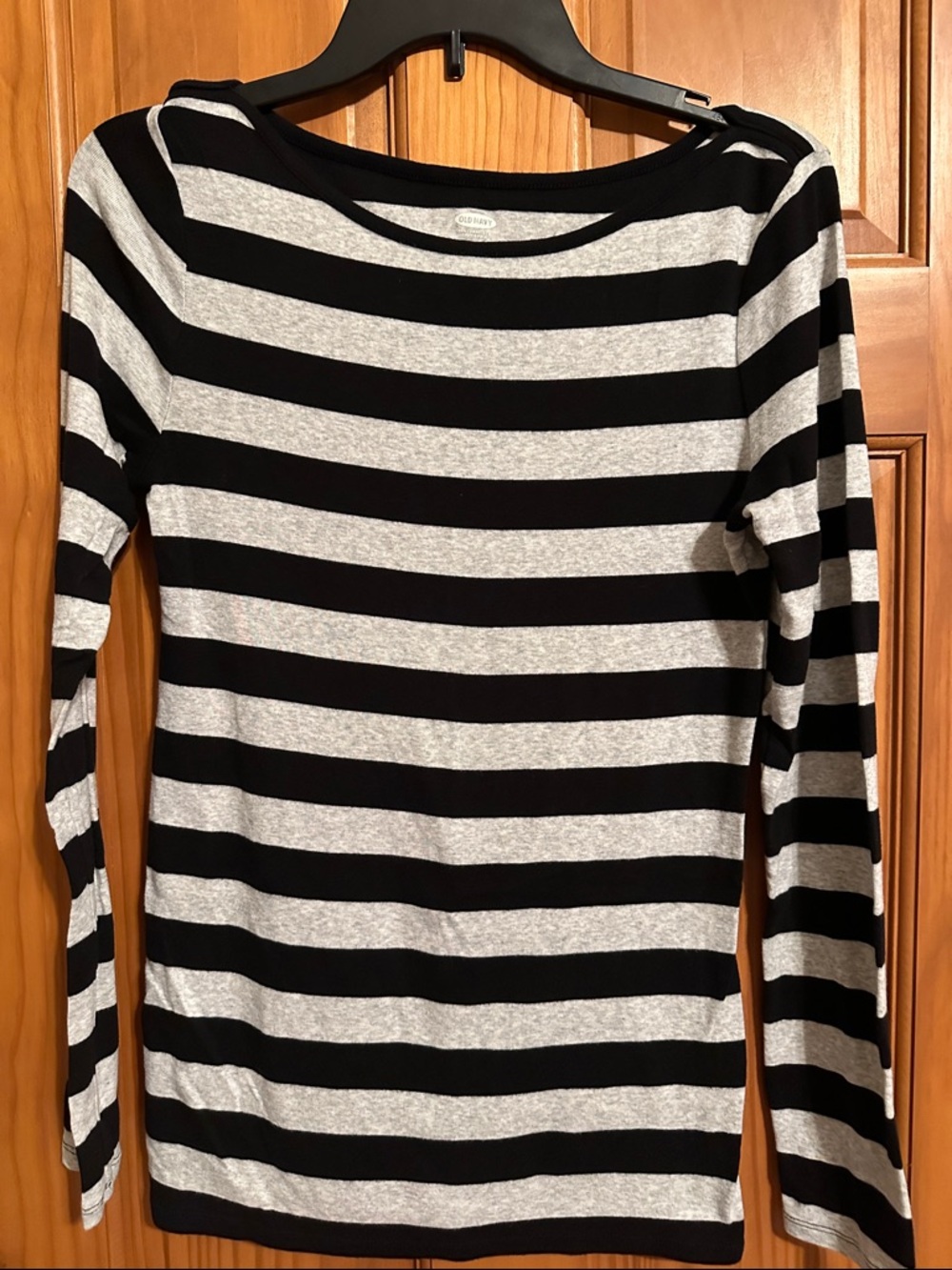 Old Navy Women's Black and Gray Striped Long-Sleeve Top like new